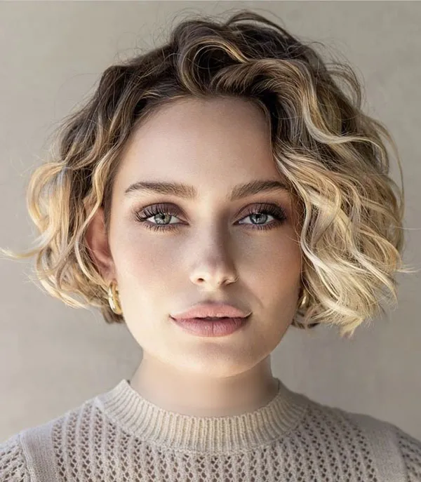 Short hairstyles for curly hair 1
