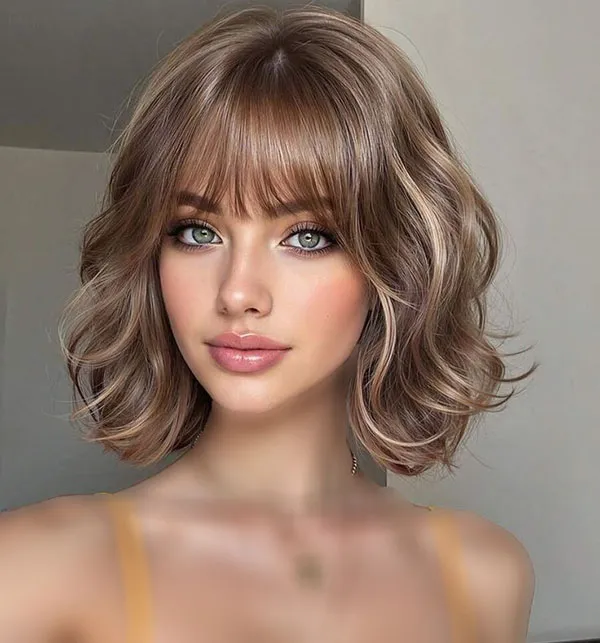 Short hairstyles for curly hair 9
