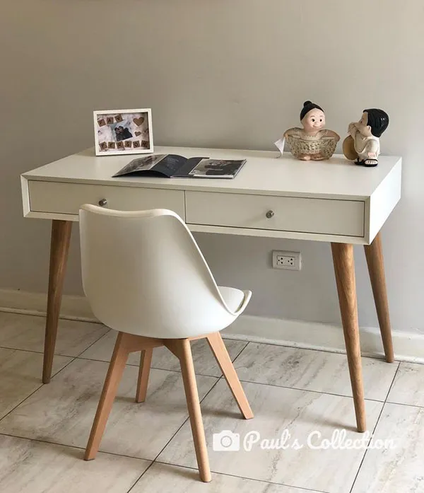 Simple desk model 14