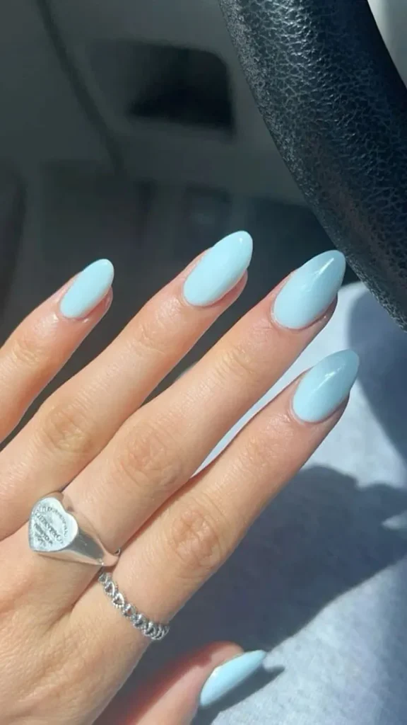 37 مدل ناخن ابی اسمانی زیبا؛ لمس آرامش روی نوک انگشتها 💙 12 Sky blue nail design 7