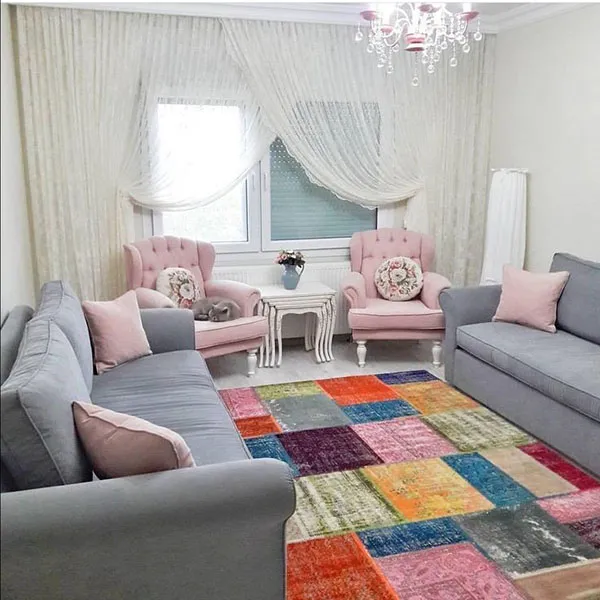 33 ایده چیدمان مبل راحتی؛ چطور خونت دنج و شیک تر بشه؟ 12 Sofa arrangement 10