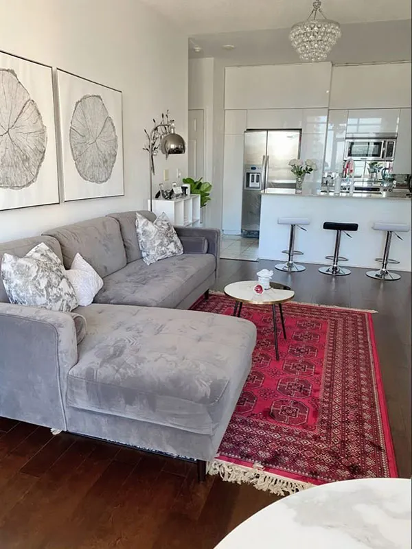 33 ایده چیدمان مبل راحتی؛ چطور خونت دنج و شیک تر بشه؟ 28 Sofa arrangement 27