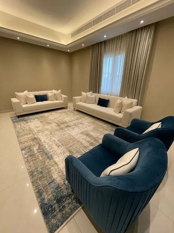 33 ایده چیدمان مبل راحتی؛ چطور خونت دنج و شیک تر بشه؟ 31 Sofa arrangement 28