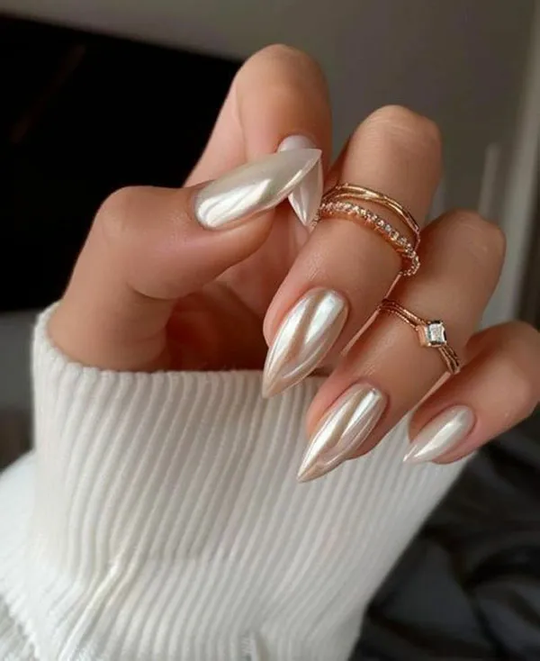 Stylish girly nail design 15