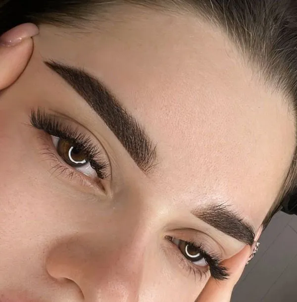 جدیدترین مدل ابرو میکرو 2025؛ طبیعی، شیک و فوقالعاده خاص ! 20 The latest micro eyebrow model 18