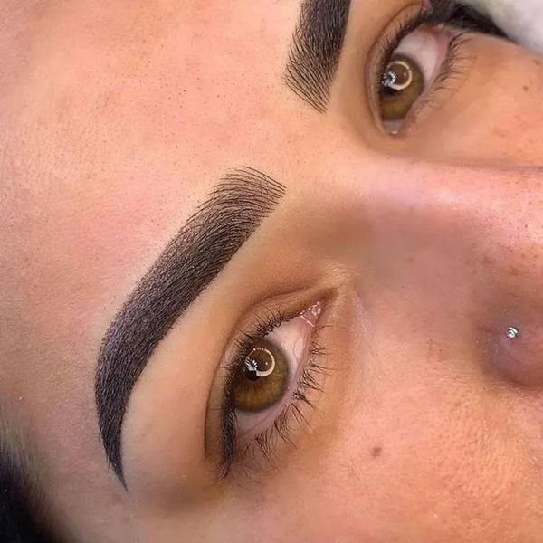 جدیدترین مدل ابرو میکرو 2025؛ طبیعی، شیک و فوقالعاده خاص ! 6 The latest micro eyebrow model 2