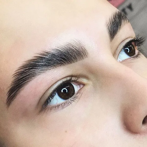 جدیدترین مدل ابرو میکرو 2025؛ طبیعی، شیک و فوقالعاده خاص ! 8 The latest micro eyebrow model 4