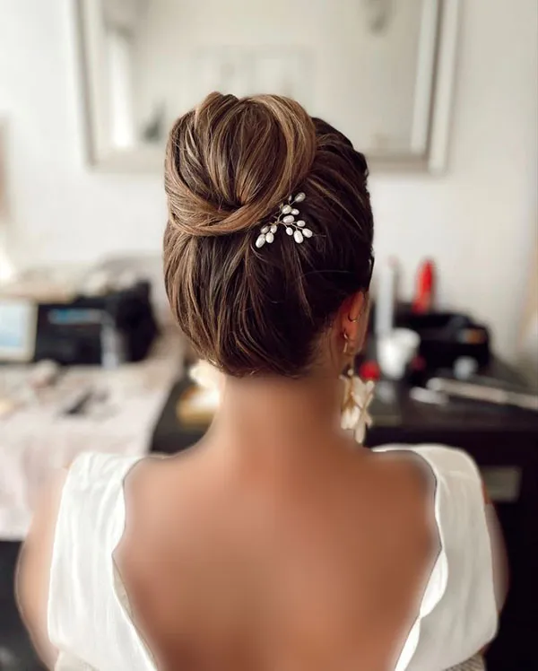Tomato hairstyle for wedding 23