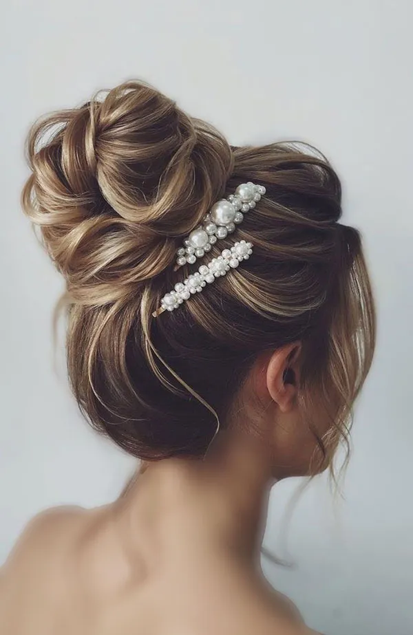 Tomato hairstyle for wedding 8