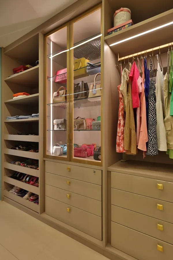زیباترین کمد لباس دخترانه 2025؛ اتاقت یه کمد خوشاستایل میخواد 👗✨ 27 beautiful girls wardrobe diakoland photo 18