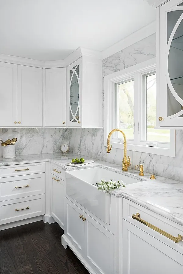 classic white cabinet diakoland photo 36
