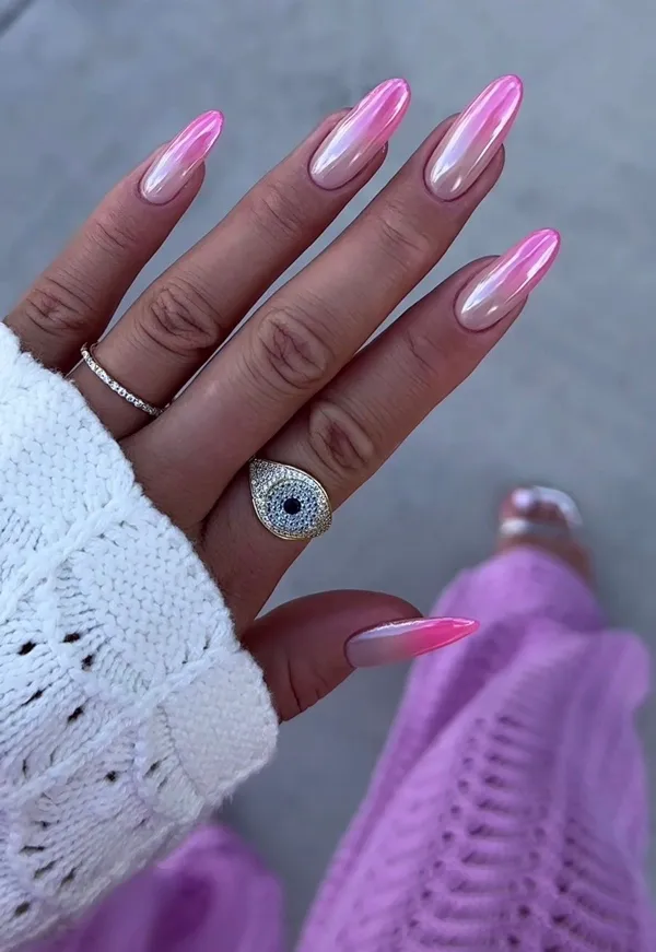 pink chrome nails trend diakoland photo 4
