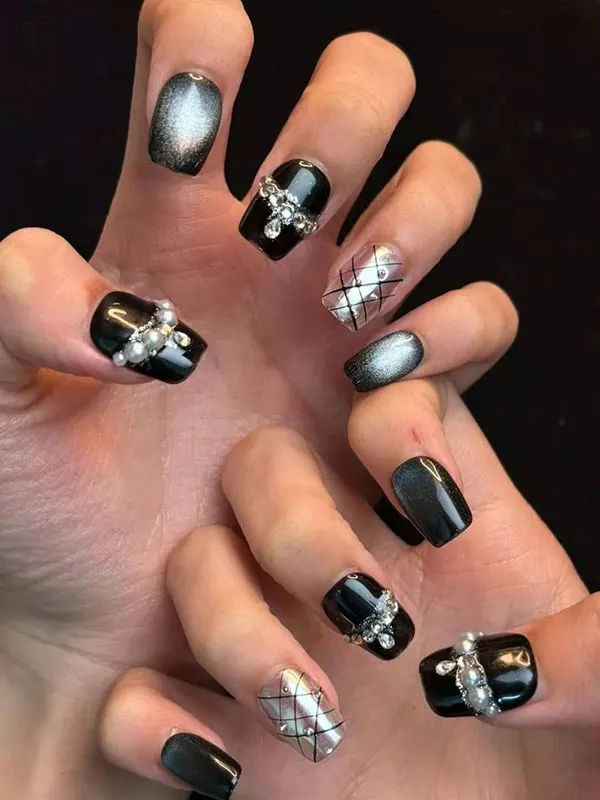 Black nail design for girls 2