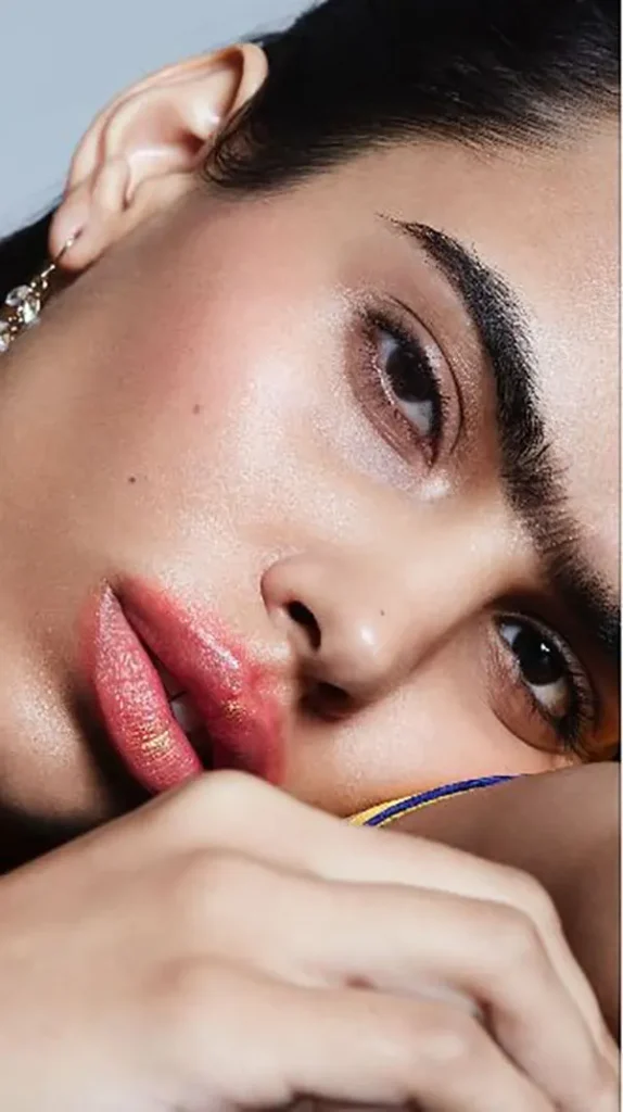 Continuous eyebrow model 13