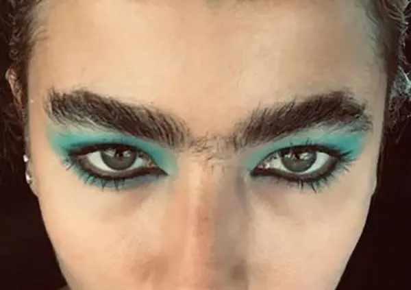 Continuous eyebrow model 18