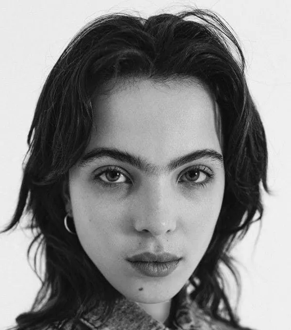 Continuous eyebrow model 28