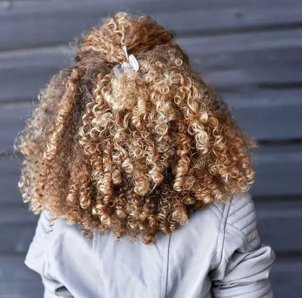 Curly hair style 16
