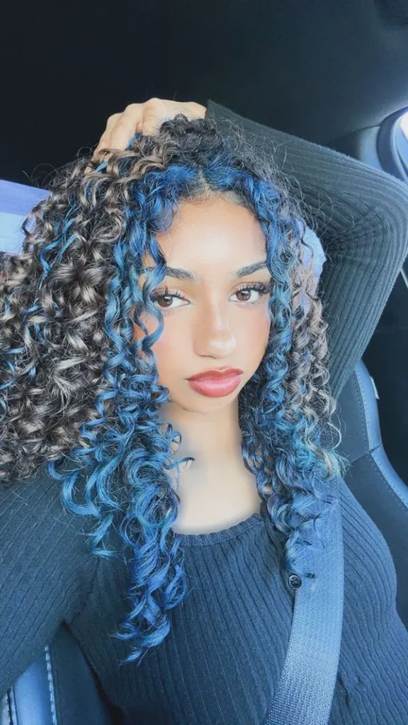 Curly hair style 22