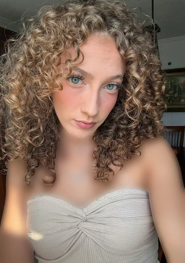Curly hair style 30