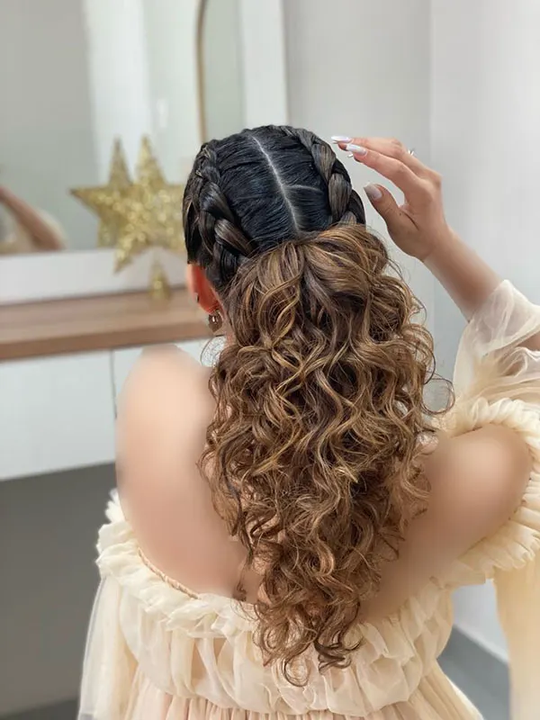 31 مدل موی دم اسبی فر زنانه؛ استایل خفن و جمعوجور برای مهمونیها 15 Curly ponytail hairstyle 12