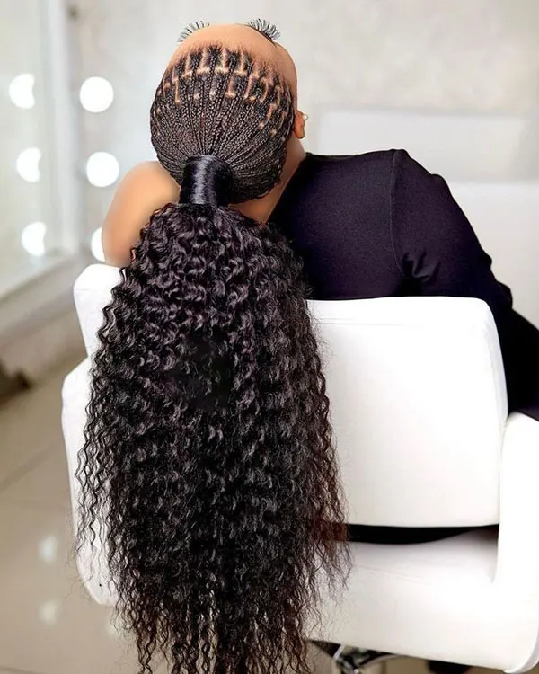 31 مدل موی دم اسبی فر زنانه؛ استایل خفن و جمعوجور برای مهمونیها 18 Curly ponytail hairstyle 15