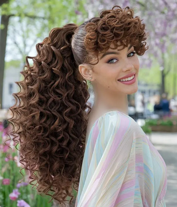 31 مدل موی دم اسبی فر زنانه؛ استایل خفن و جمعوجور برای مهمونیها 30 Curly ponytail hairstyle 28