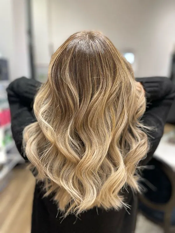 34 مدل رنگ مو کرم طلایی | انتخاب خاصپسندا بین بلوند و کاراملی! 19 Golden cream hair color 15