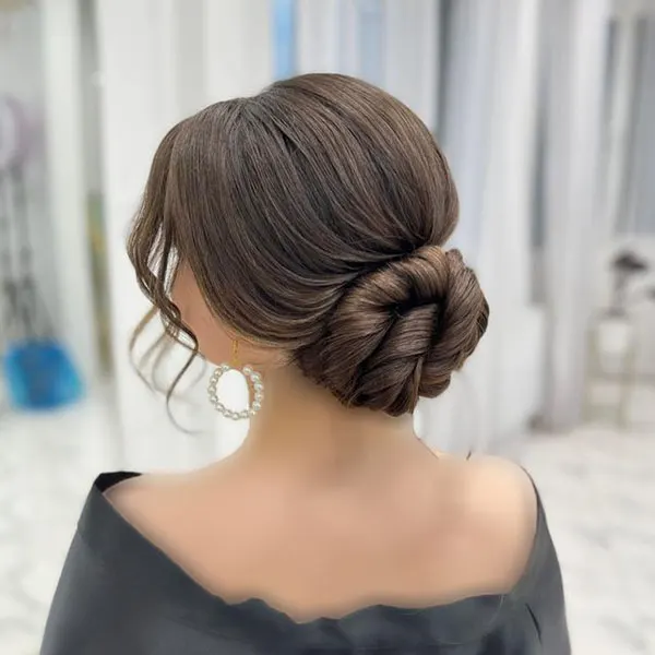 Hair bun style 23