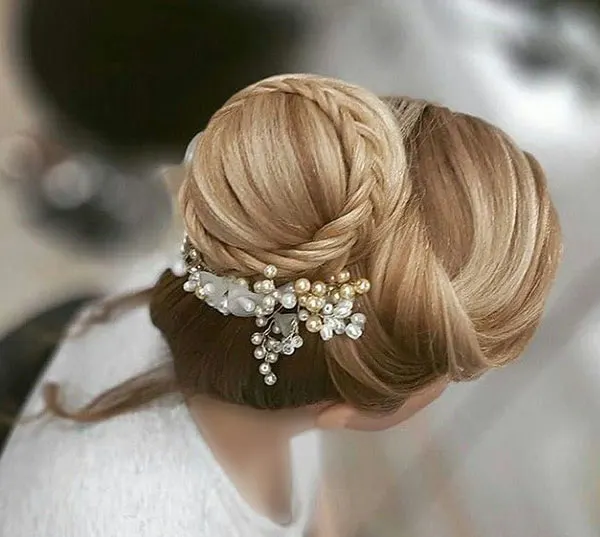 Hair bun style 5