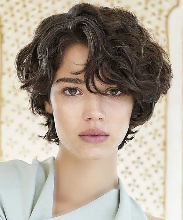 Haircuts for curly hair 21