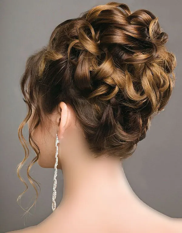 Hairstyles for a wedding 23