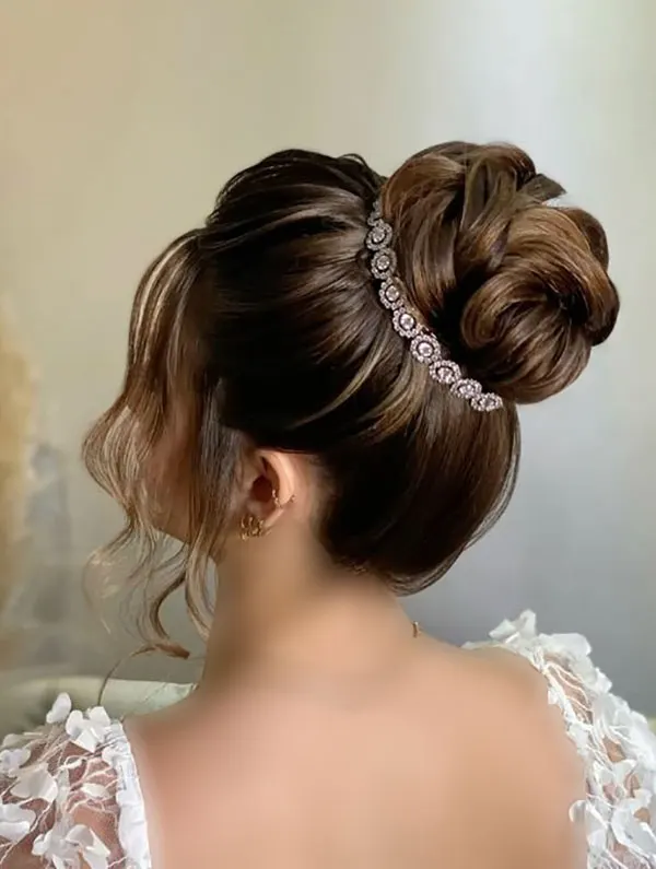 Hairstyles for a wedding 25