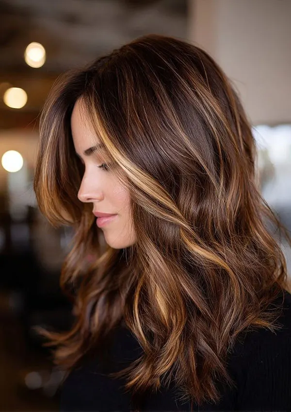 مدل رنگ مو چای عسلی 2026؛ میخوای قهوهای باشه اما خاصتر از همیشه؟ 29 Honey tea hair color 21