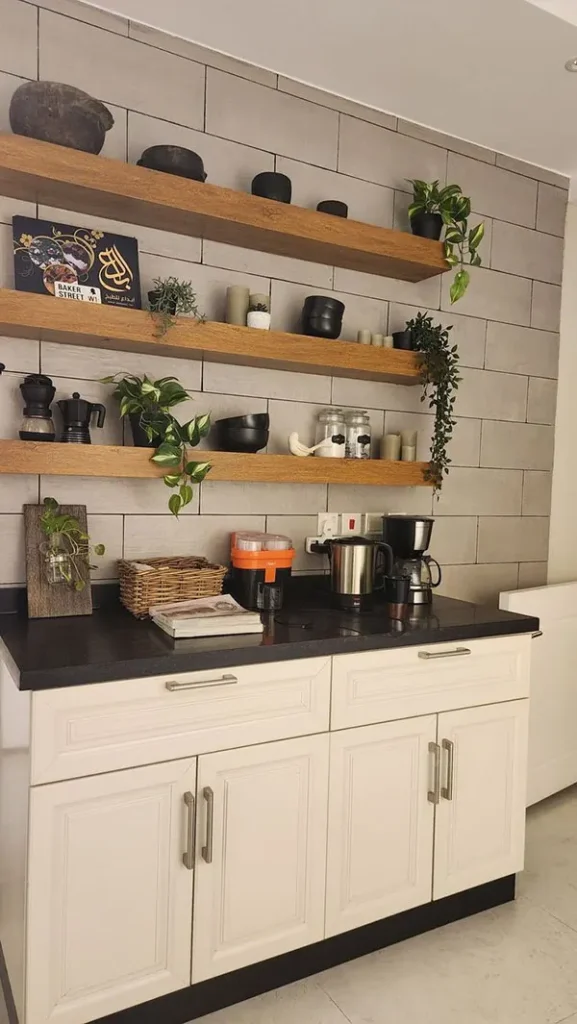 37 ایده چیدمان شلف آشپزخانه؛ نظم دلنشین با حس گرم خونه... 14 Kitchen shelf layout 11