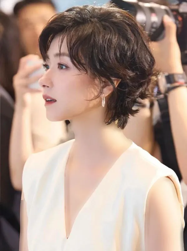 Korean girl short hairstyle 11