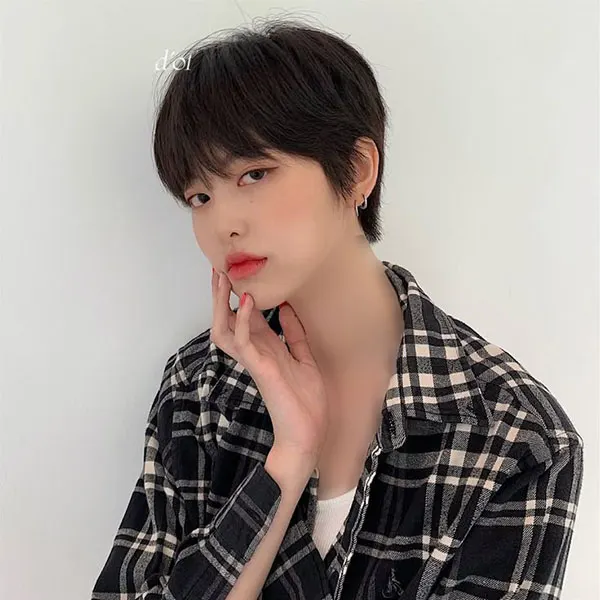 Korean girl short hairstyle 20