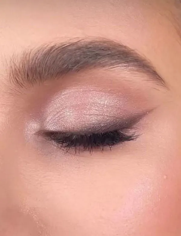 Light eyeshadow for girls 10
