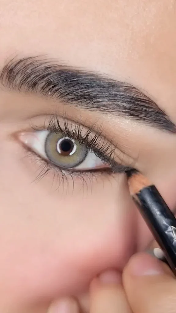 Light eyeshadow for girls 16