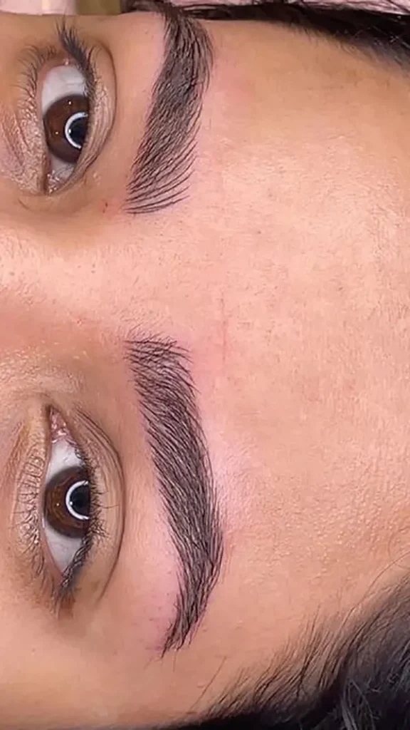 Micro eyebrow model for girls 30