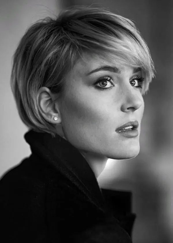 New short hairstyle for women 19