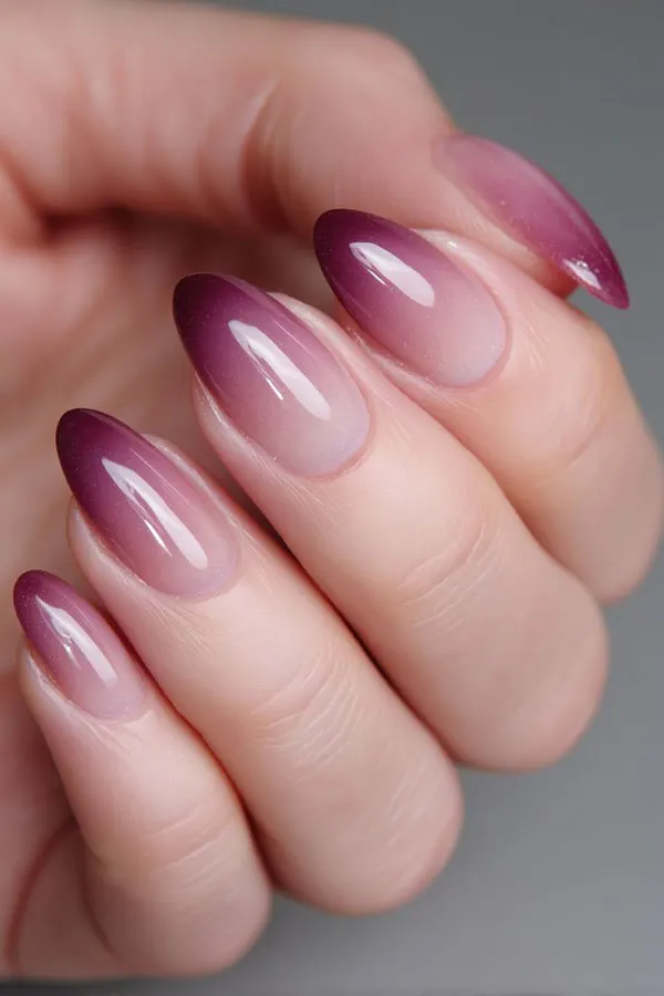 37 مدل آمبره ناخن دخترانه؛ ترند دلبر و خاص برای دخترای مینیمال 😍 5 Ombre nail model 2