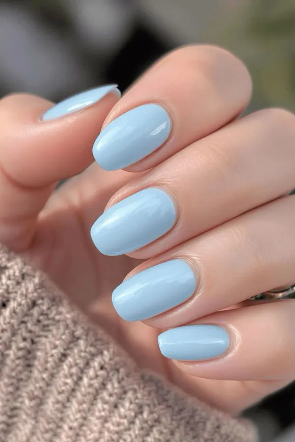 Pale blue nail design 1