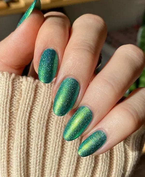Photo of green nails 11