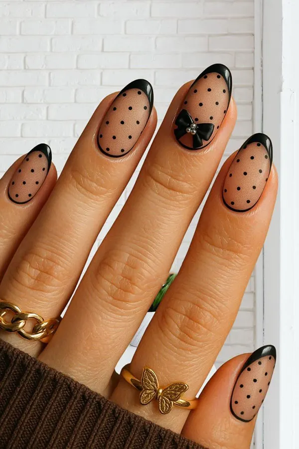طرح ناخن خال خالی جدید؛ ترند بامزه و خاص 2025 برای استایل دخترونه! 20 Polka dot nail design 14