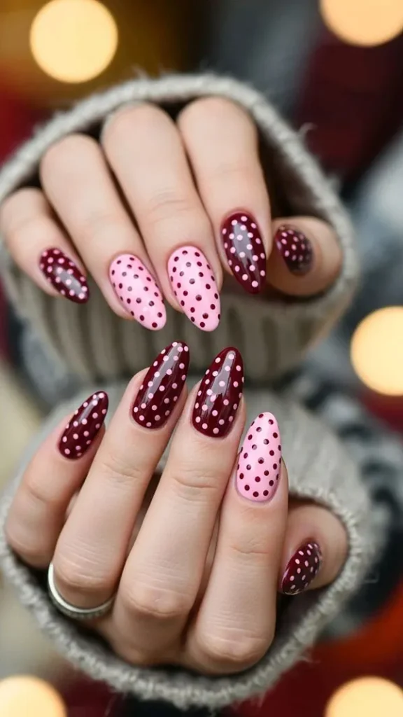 طرح ناخن خال خالی جدید؛ ترند بامزه و خاص 2025 برای استایل دخترونه! 24 Polka dot nail design 18