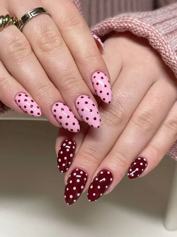 طرح ناخن خال خالی جدید؛ ترند بامزه و خاص 2025 برای استایل دخترونه! 18 Polka dot nail design 31