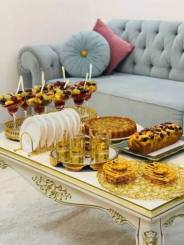 Reception table arrangement 24