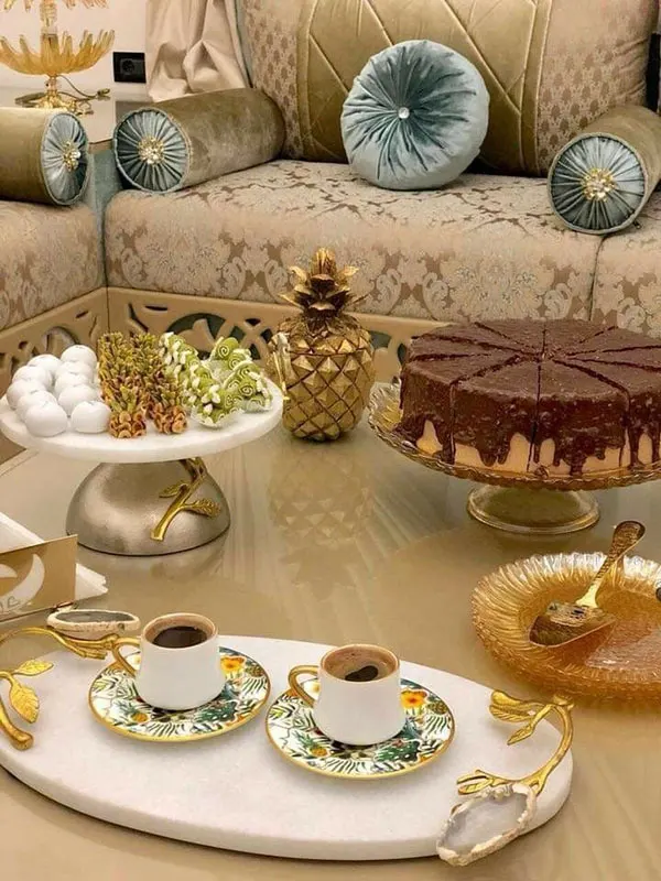Reception table arrangement 28