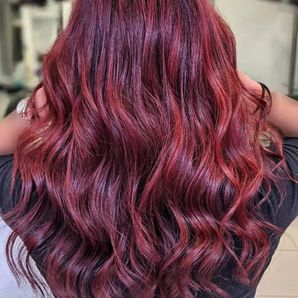 33 مدل رنگ مو یاقوتی ترند پاییز؛ وقتشه بدرخشی مثل یاقوت 💕 8 Ruby hair color 4