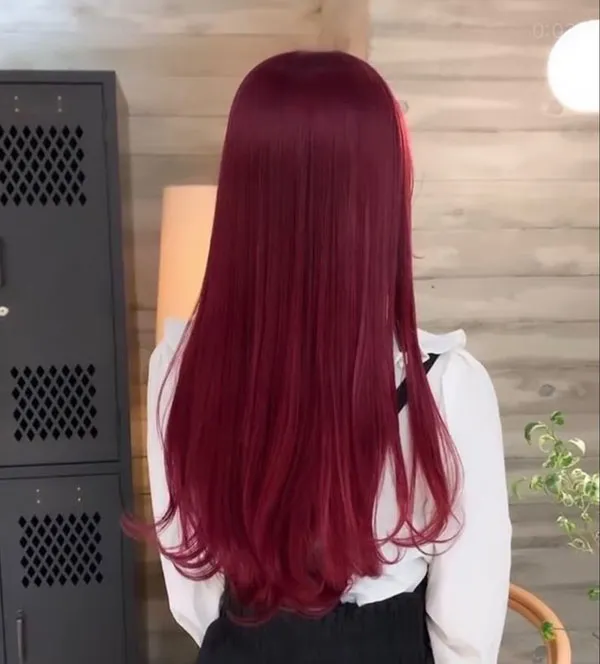 33 مدل رنگ مو یاقوتی ترند پاییز؛ وقتشه بدرخشی مثل یاقوت 💕 11 Ruby hair color 9